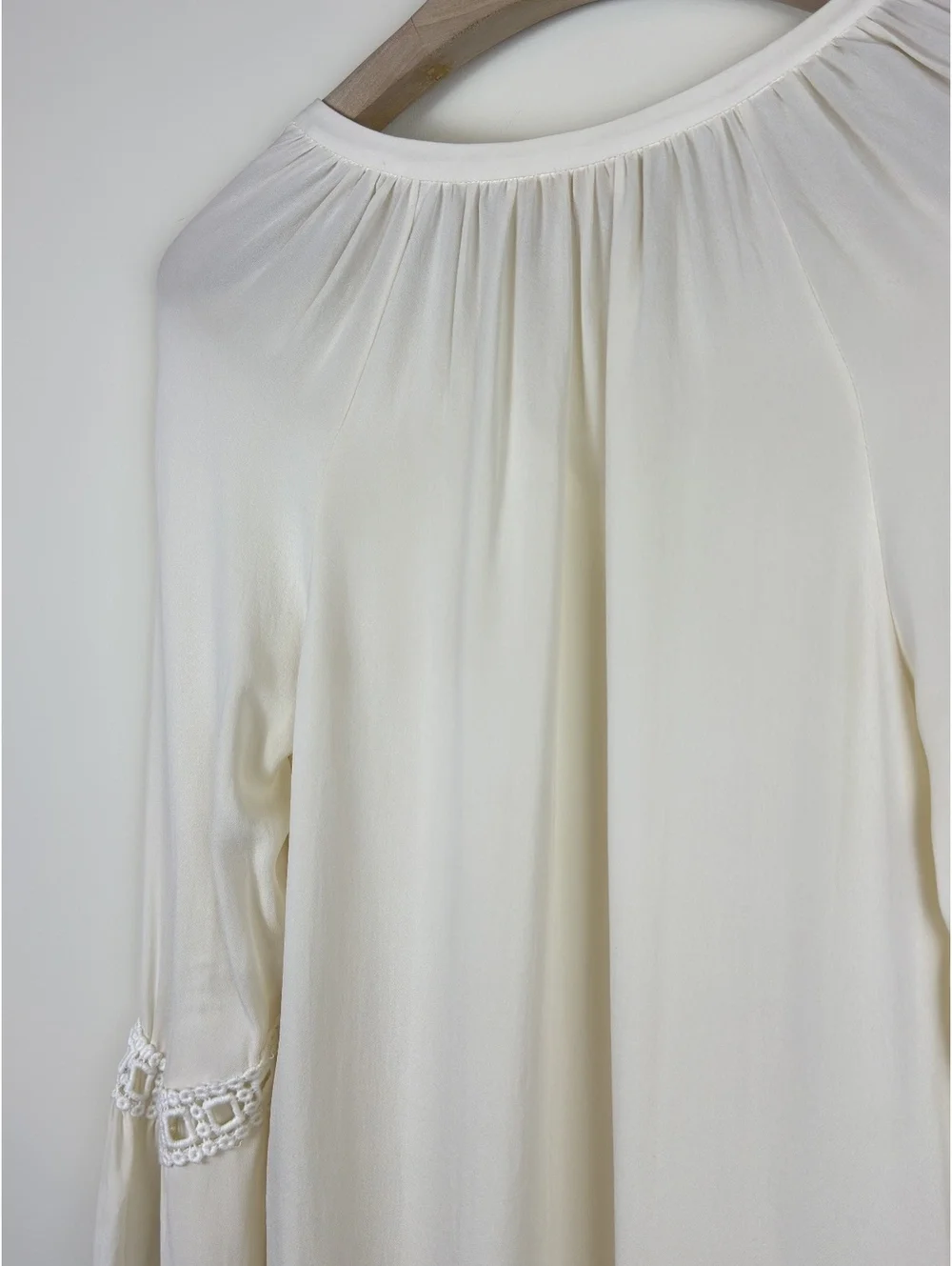 Ramy Brook Ivory 100% Silk V-Neck Crochet Bell Sleeve Boho Blouse Top